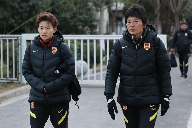 表白独自一人是女儿的朋友