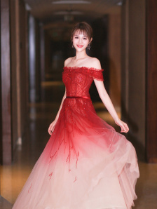 泳装比基尼美女